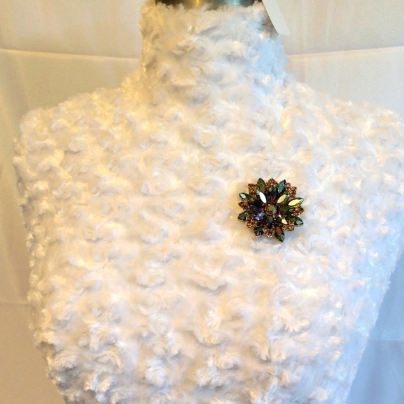 𝅺vintage aurora borealis rhinestone brooch - Picture 1 of 9